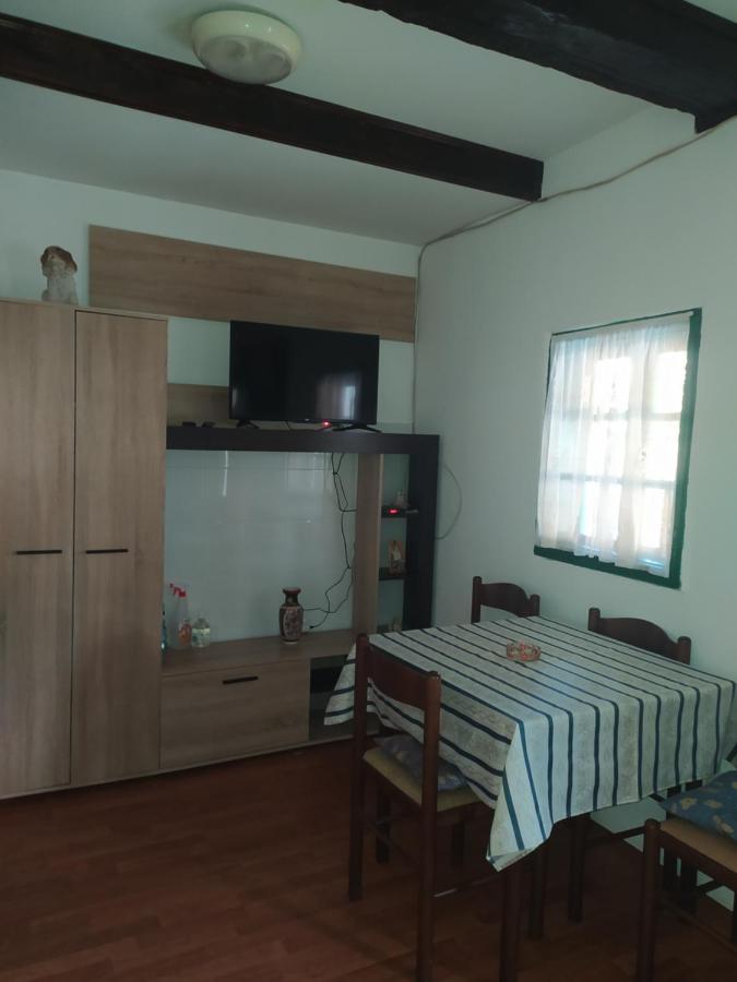 Dedina Kuca 1937 Apartment โมกราโกรา ภายนอก รูปภาพ