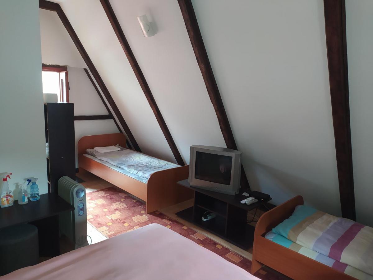 Dedina Kuca 1937 Apartment โมกราโกรา ภายนอก รูปภาพ